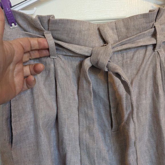 High Tie Waist | Baggy | Pleated | Khaki SHORTS | Banana Republic | 10 | EUC - Picture 5 of 11
